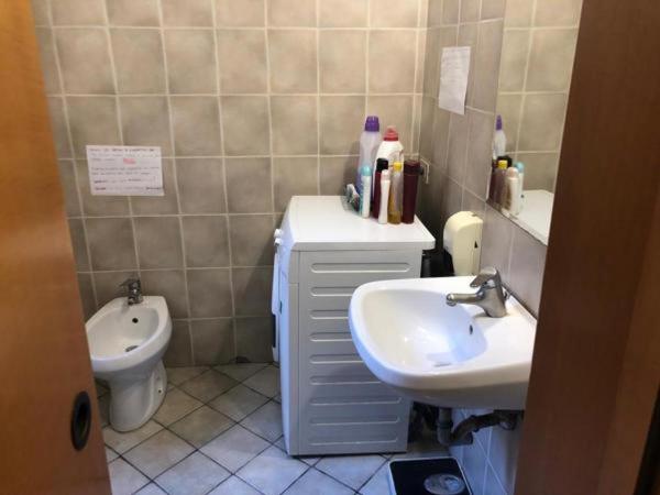 HostelCiompi : photo 5 de la chambre chambre triple avec salle de bains privative