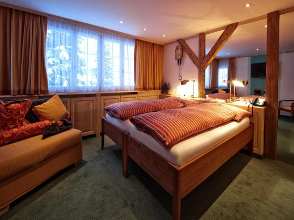 Hotel Arlenwald : photo 2 de la chambre chambre triple – vue sur montagne