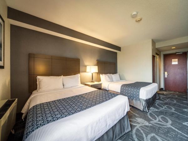 Monte Carlo Inn Airport Suites : photo 2 de la chambre chambre standard avec 2 lits queen-size