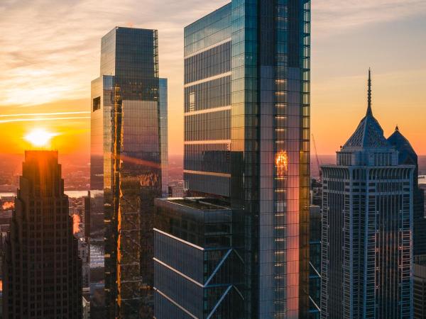 Four Seasons Hotel Philadelphia at Comcast Center : photo 2 de la chambre chambre premier cityscape avec lit king-size 