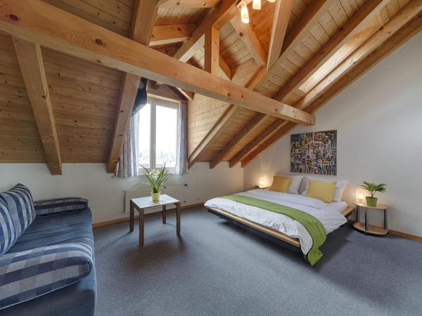 Hotel Blume Interlaken : photo 2 de la chambre chambre double Économique avec salle de bains commune