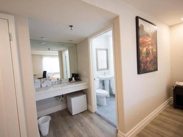 Wilshire Crest Hotel : photo 2 de la chambre chambre lit queen-size