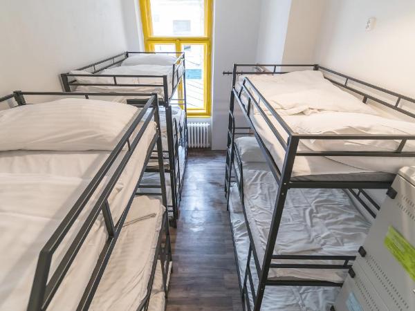 Hostel Orange : photo 5 de la chambre lit simple dans un dortoir mixte de 9 lits