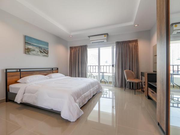 Nalanta Hotel Pattaya : photo 2 de la chambre chambre double supérieure - vue sur ville