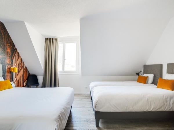 La Maison Hôtel Mulhouse Centre : photo 8 de la chambre chambre quadruple avec 1 lit double et 2 lits simples
