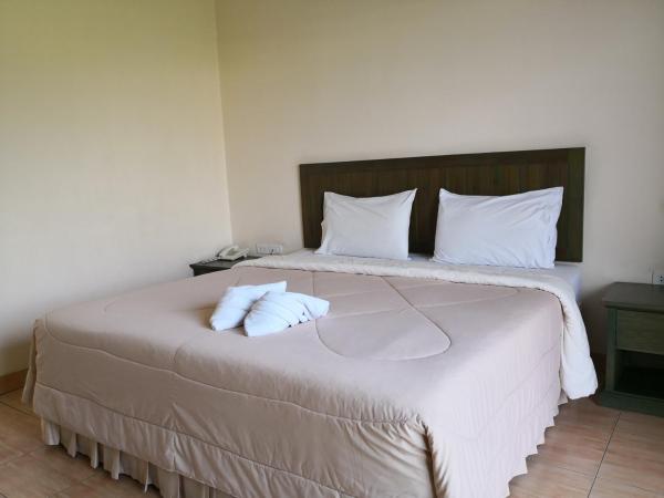 Baan Suksiri Hotel : photo 9 de la chambre chambre double standard