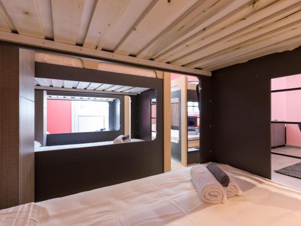 Local Hostel & Suites : photo 10 de la chambre bed in 10 female dorm