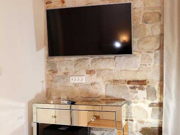 Villa Teuta : photo 4 de la chambre chambre supérieure lit queen-size