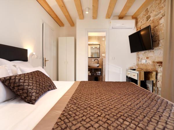 Villa Teuta : photo 2 de la chambre chambre supérieure lit queen-size