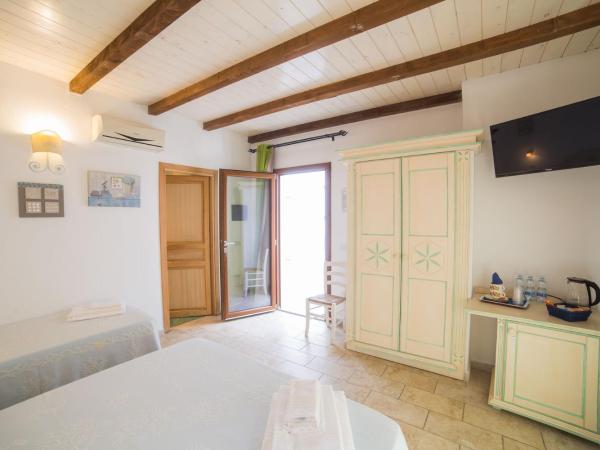 Olbia Domus Inn : photo 5 de la chambre chambre triple
