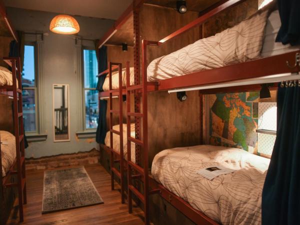 Hostel Fish : photo 2 de la chambre premium bed in 6-bed female dormitory room