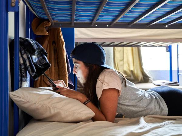 Hostal Americana : photo 5 de la chambre lit dans dortoir mixte de 8 lits 