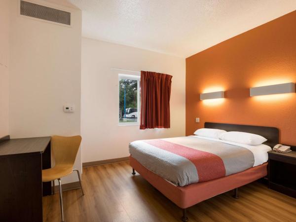 Motel 6-Orlando, FL - International Dr : photo 3 de la chambre chambre double - accessible aux personnes à mobilité réduite