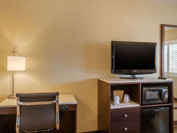 Comfort Inn San Diego Airport At The Harbor : photo 6 de la chambre chambre lit king-size standard - non-fumeurs