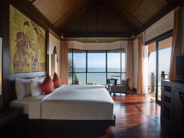 Rawi Warin Resort And Spa - SHA Extra Plus : photo 1 de la chambre villa front de mer avec piscine