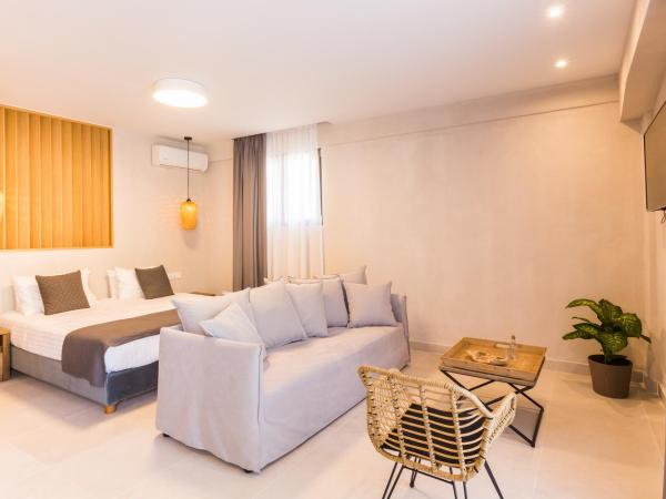 Calmare suites : photo 2 de la chambre superior suite -semi ground floor