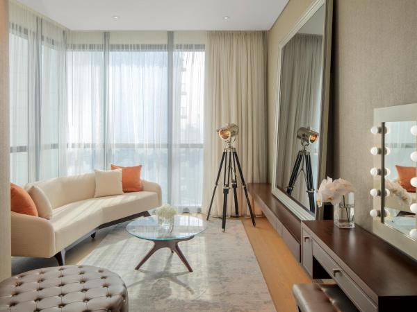 Paramount Hotel Dubai : photo 2 de la chambre stage suite