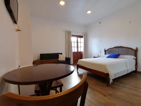 Bahia Pelô Hostel : photo 7 de la chambre suite familiale avec balcon