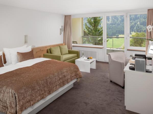 Hotel Waldegg - Adults only : photo 2 de la chambre chambre double supérieure avec balcon et vue sur la montagne