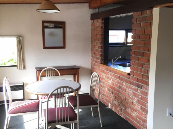 Woodlands Motels And Apartments : photo 3 de la chambre appartement 2 chambres