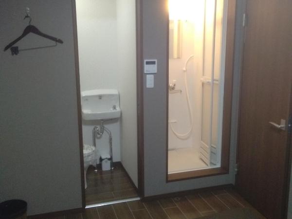 Nice Hostel Yahiro : photo 4 de la chambre chambre double avec salle de bains privative