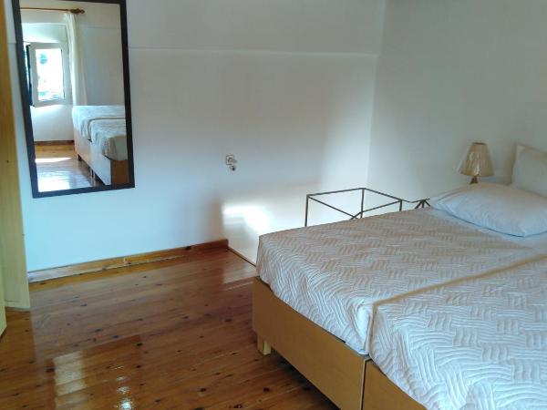 Souvlakis Pool Suites (S.P.S) : photo 1 de la chambre appartement avec balcon
