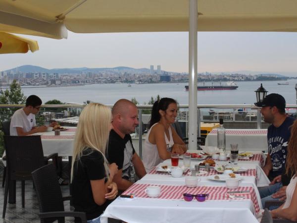 Ararat Hotel : photo 5 de la chambre chambre double – vue sur ville