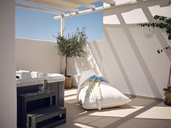 Arcs Boutique Villa Hotel : photo 5 de la chambre suite caprice avec jacuzzi extérieur - vue sur mer