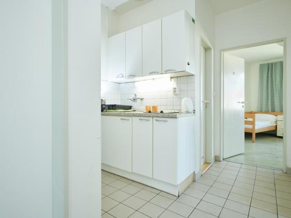 Hostel Mikoláše Alše : photo 1 de la chambre chambre lits jumeaux Économique avec salle de bains commune