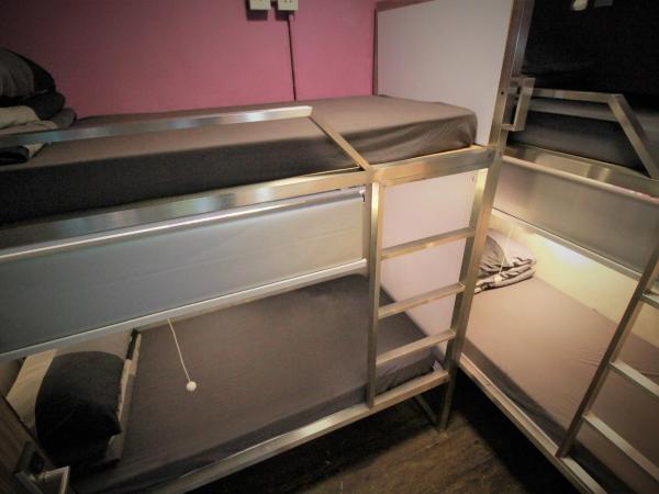 Urban Pack : photo 2 de la chambre lit dans dortoir pour femmes de 4 lits