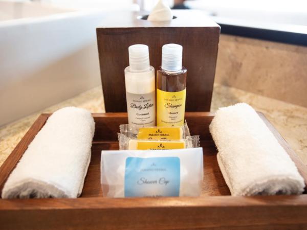 Crown Paradise Golden All Inclusive Resort - Adults Only : photo 3 de la chambre chambre de luxe front de mer