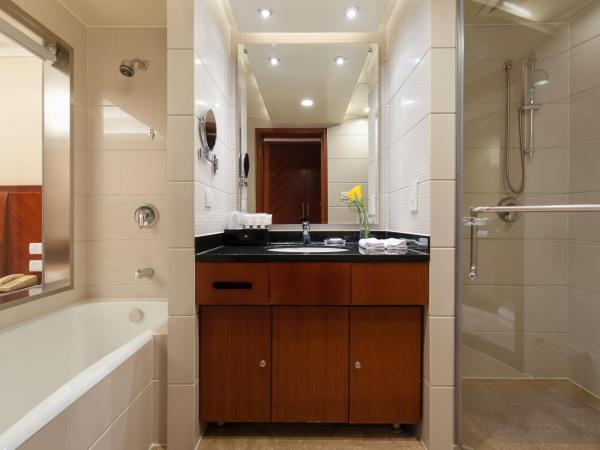 Ramada by Wyndham Pearl Guangzhou-Canton Fair Free Shuttle Bus : photo 6 de la chambre chambre exécutive lit queen-size