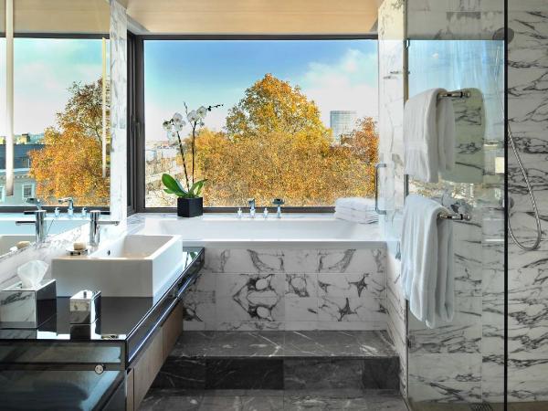 The Hari London : photo 7 de la chambre studio lit king-size