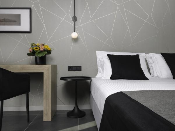 Azur Suites : photo 1 de la chambre suite - vue sur ville