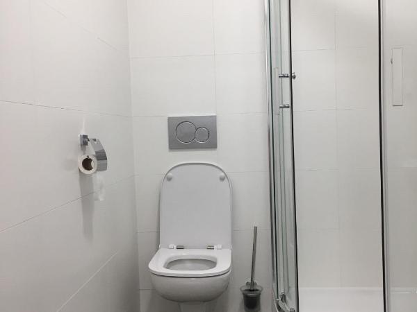 AeroRooms : photo 4 de la chambre chambre double Économique - accessible depuis la zone commune - sans fenêtre