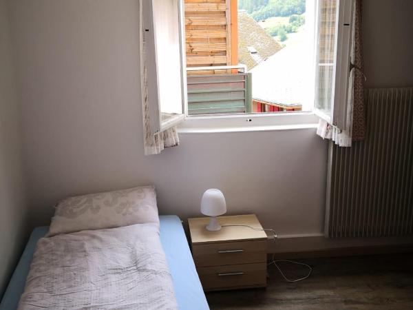 Weisses Rössli : photo 6 de la chambre chambre simple avec salle de bains commune