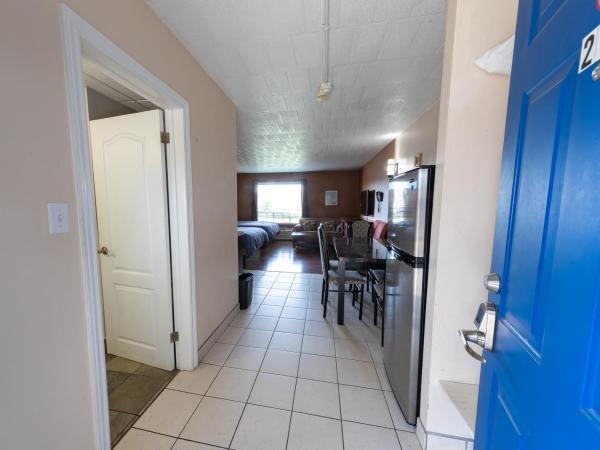 Villager Lodge Niagara Falls : photo 7 de la chambre chambre familiale