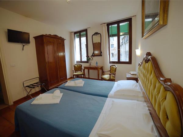 Hotel Canada : photo 4 de la chambre chambre double ou lits jumeaux standard