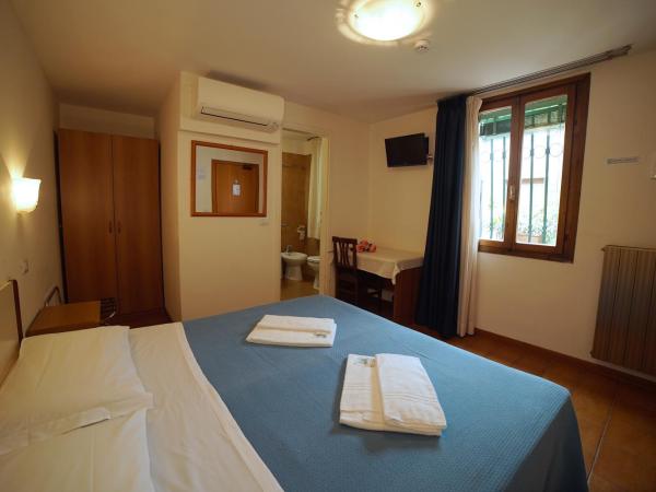 Hotel Canada : photo 2 de la chambre chambre double ou lits jumeaux standard