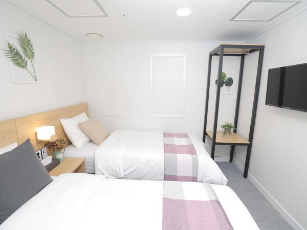 Line Hotel Myeongdong : photo 5 de la chambre chambre familiale - sans fenêtre