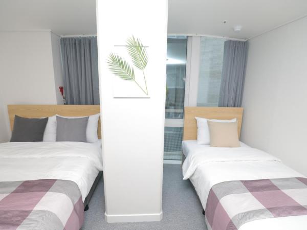 Line Hotel Myeongdong : photo 4 de la chambre chambre familiale