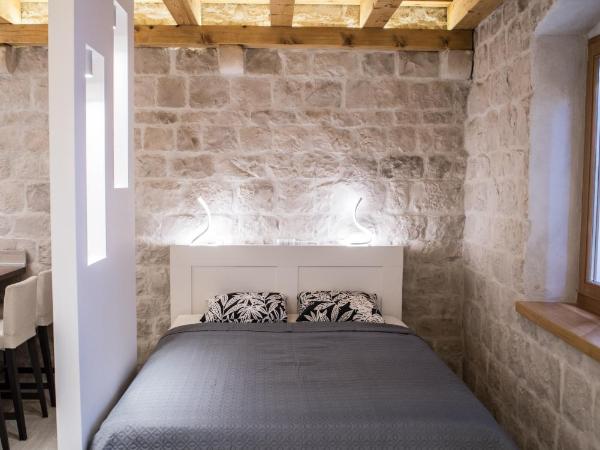 Limestone Heritage House : photo 5 de la chambre studio