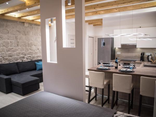 Limestone Heritage House : photo 4 de la chambre studio