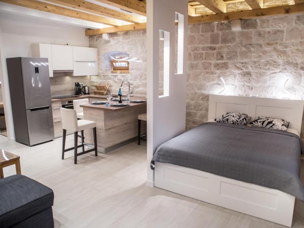 Limestone Heritage House : photo 1 de la chambre studio