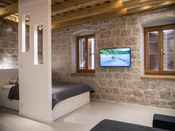 Limestone Heritage House : photo 6 de la chambre studio