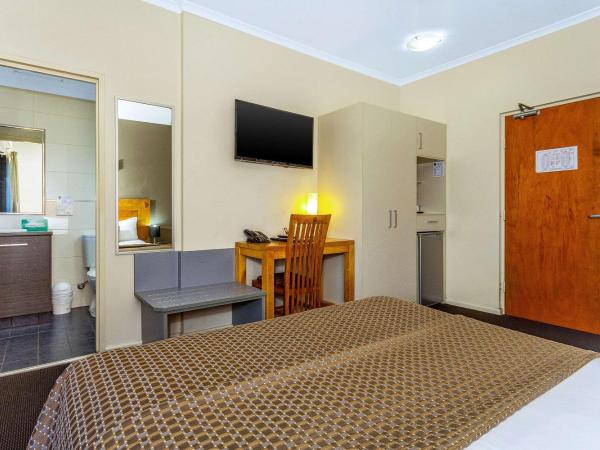 Quality Hotel Darwin Airport : photo 1 de la chambre chambre affaires lit queen-size