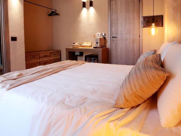 Casa Nostra Luxury Suites & Spa : photo 4 de la chambre chambre double deluxe avec balcon