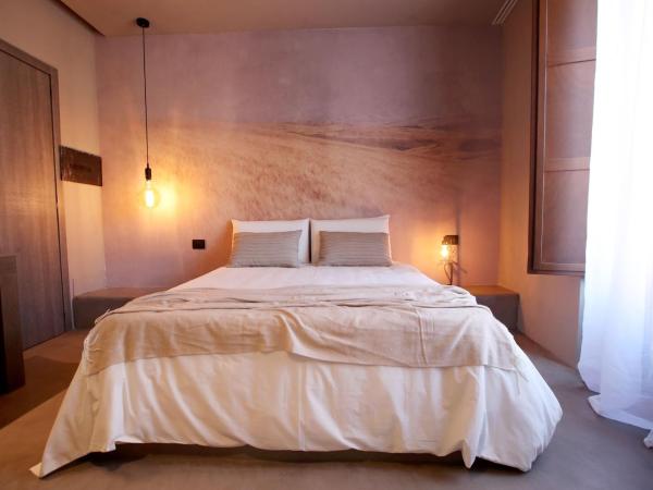 Casa Nostra Luxury Suites & Spa : photo 1 de la chambre chambre double deluxe avec balcon