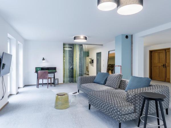 Hotel Schöne Aussicht : photo 2 de la chambre appartement supérieur