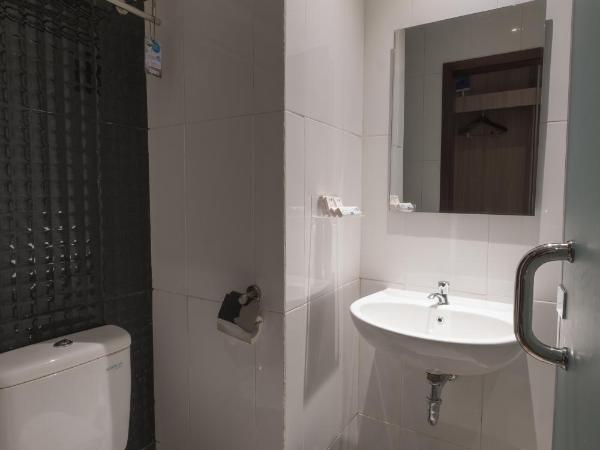 Hotel 88 ITC Fatmawati Jakarta By WH : photo 3 de la chambre chambre lits jumeaux supérieure